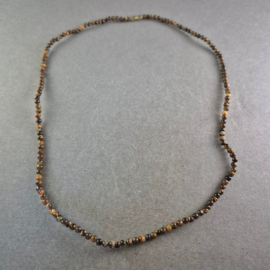 Tigerauge Halskette – Naturstein-Charme mit warmem Glanz