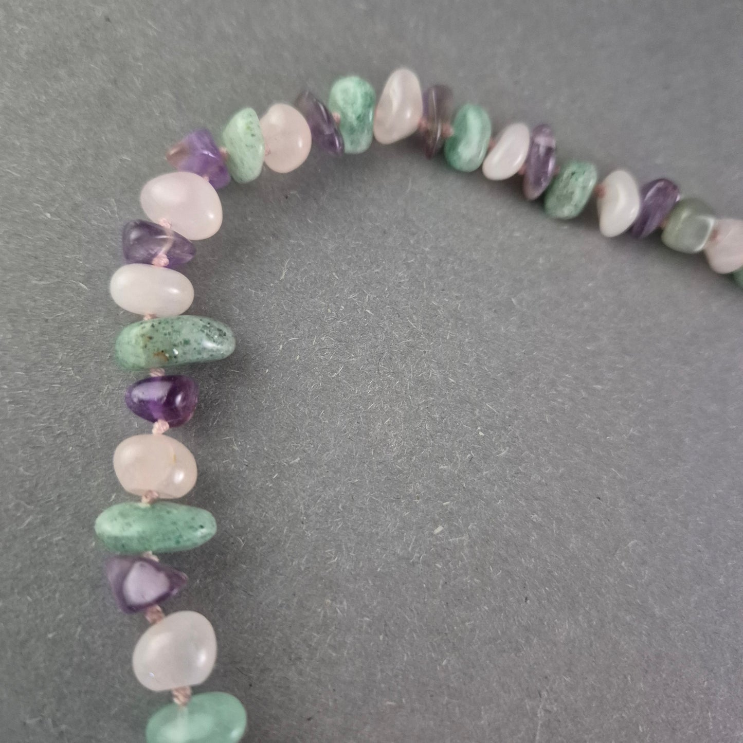 Edelstein Halskette mit Splittern – Aventurin, Rosenquarz & Amethyst