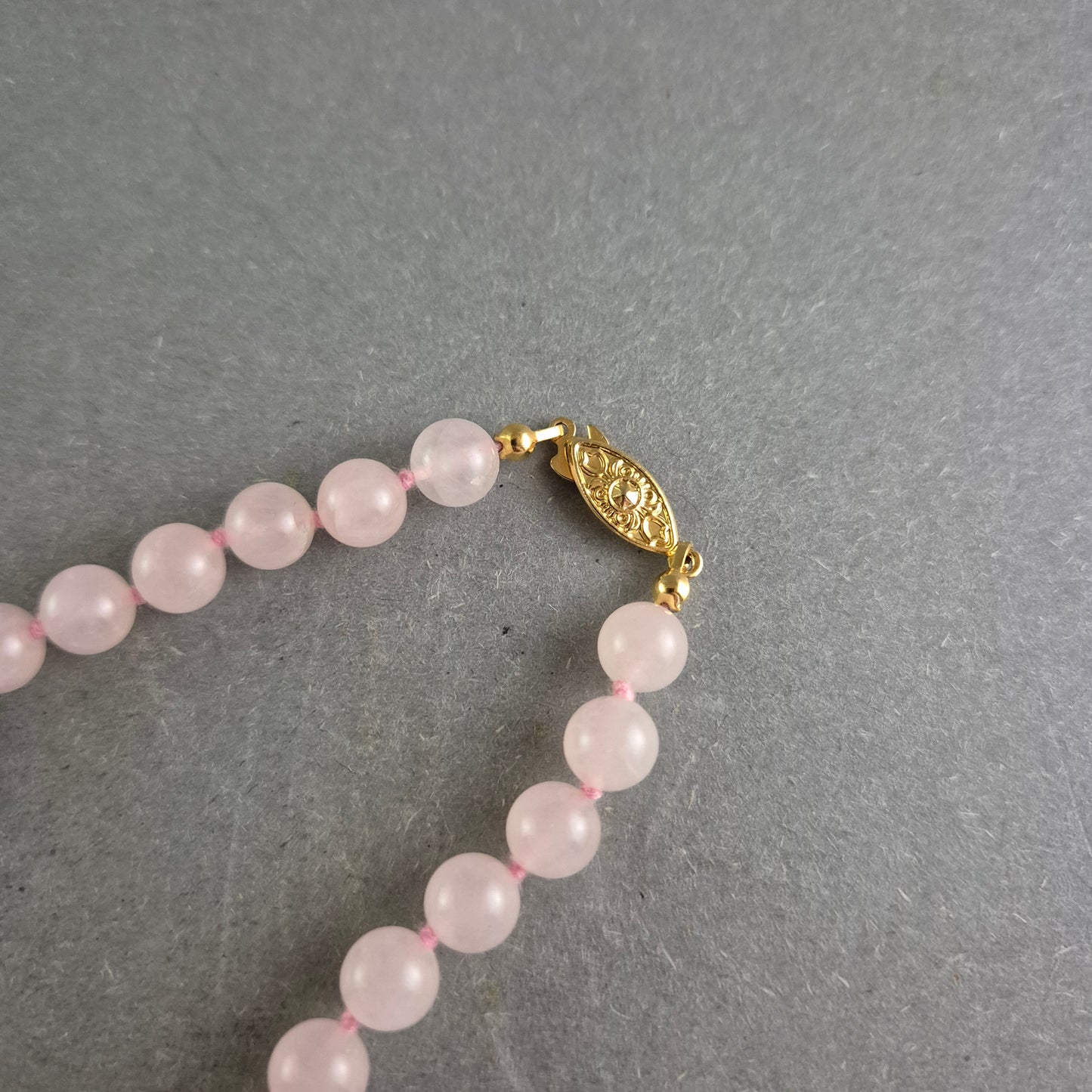 Rosenquarz Halskette mit Anhänger – Sanfte Eleganz in Rosa