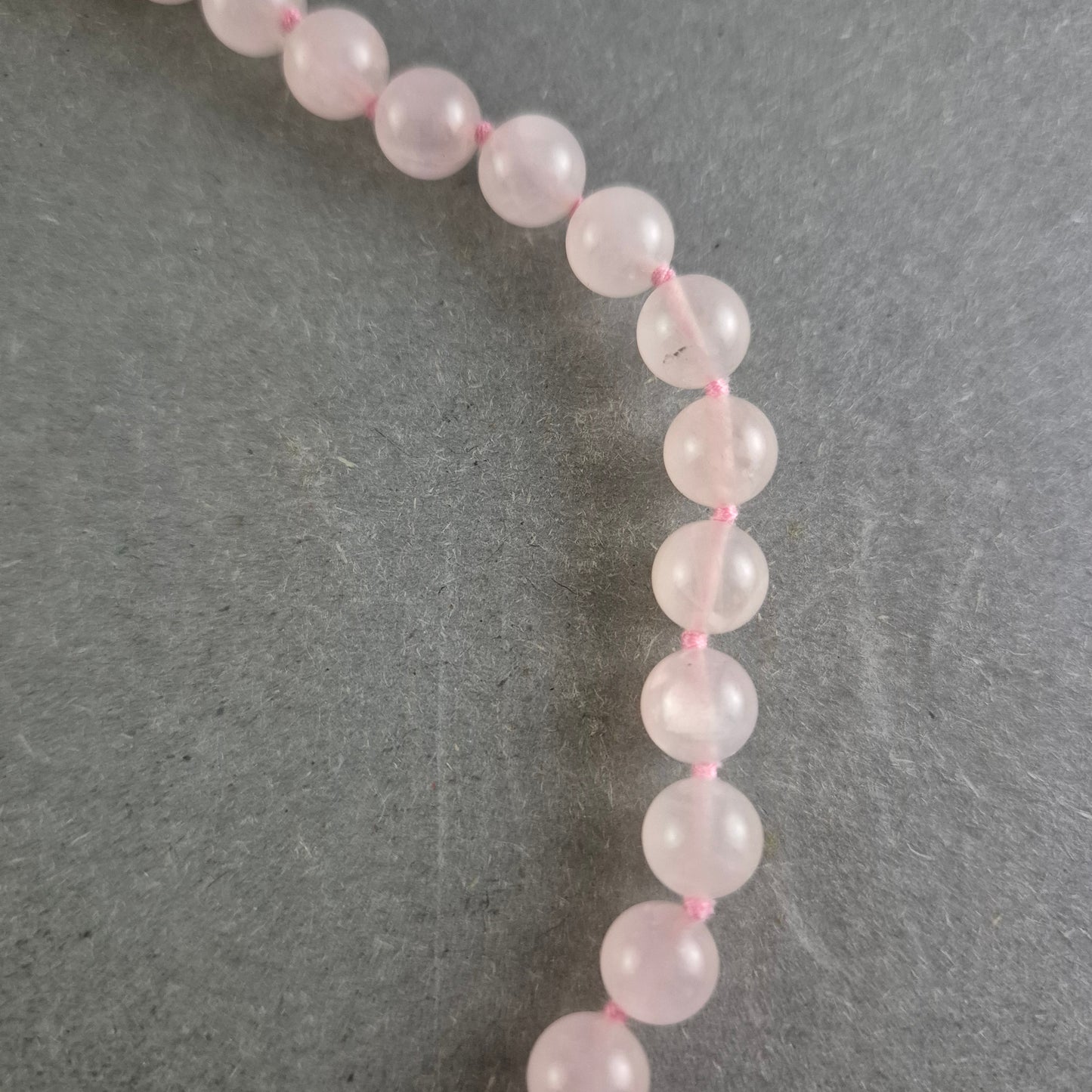 Rosenquarz Halskette mit Anhänger – Sanfte Eleganz in Rosa