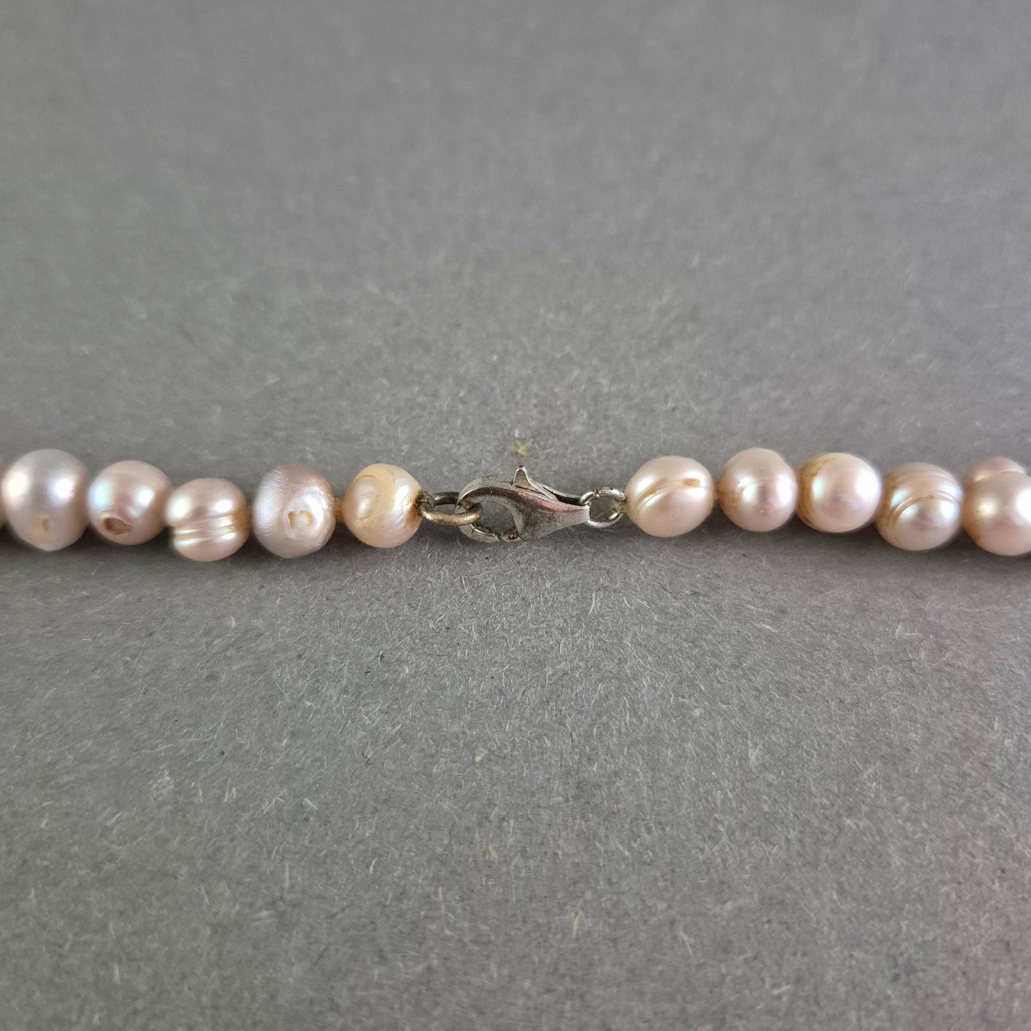 Klassische Perlen Kette in zartem Rosa – Elegant und zeitlos