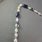 Perlen Kette mit blauen Edelstein Akzenten – Elegant und edel