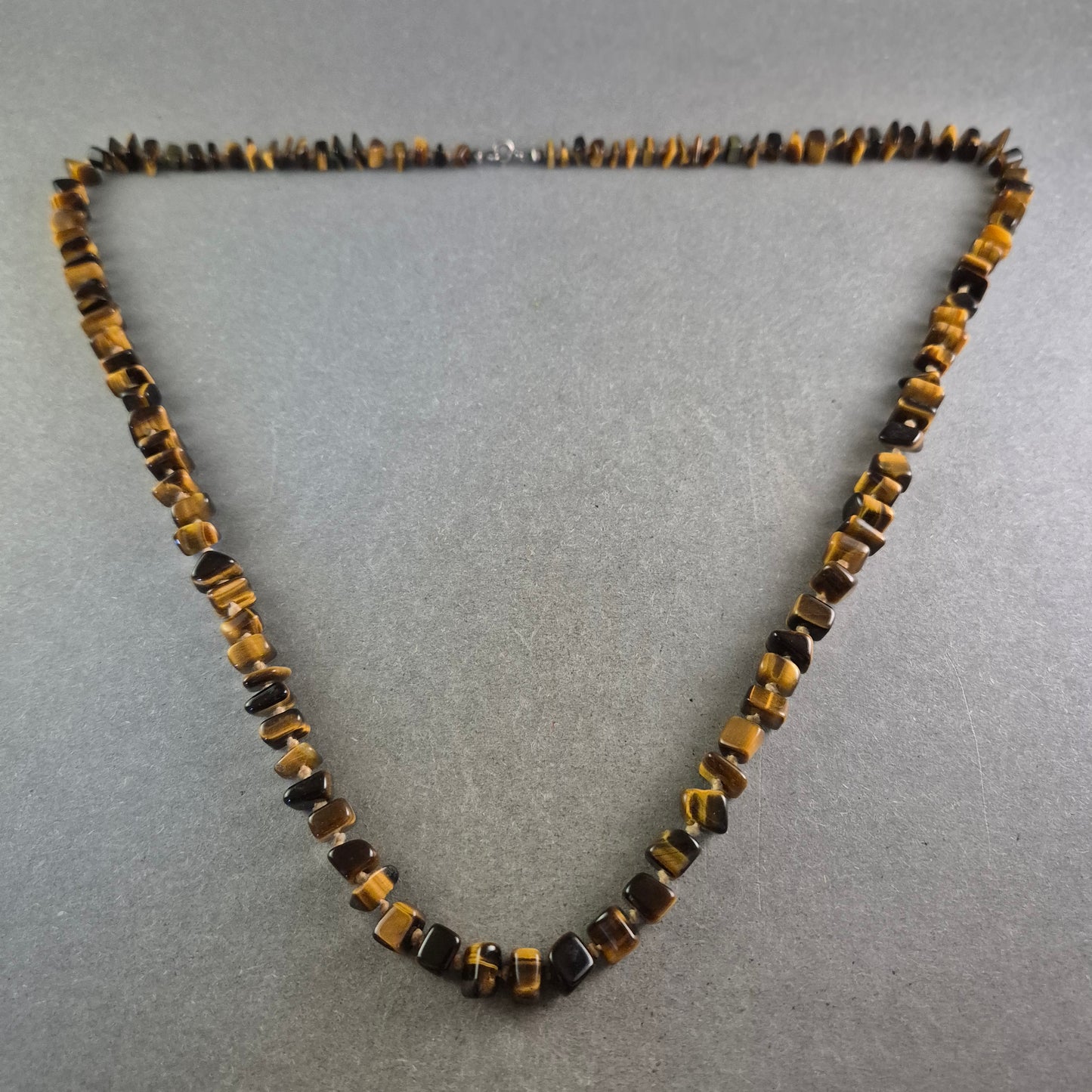 Edle Halskette aus Tigerauge – Naturstein Schmuck mit warmer Ausstrahlung