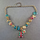 Verspielte Statement Halskette – Bunte Anhänger & Glasperlen-Mix