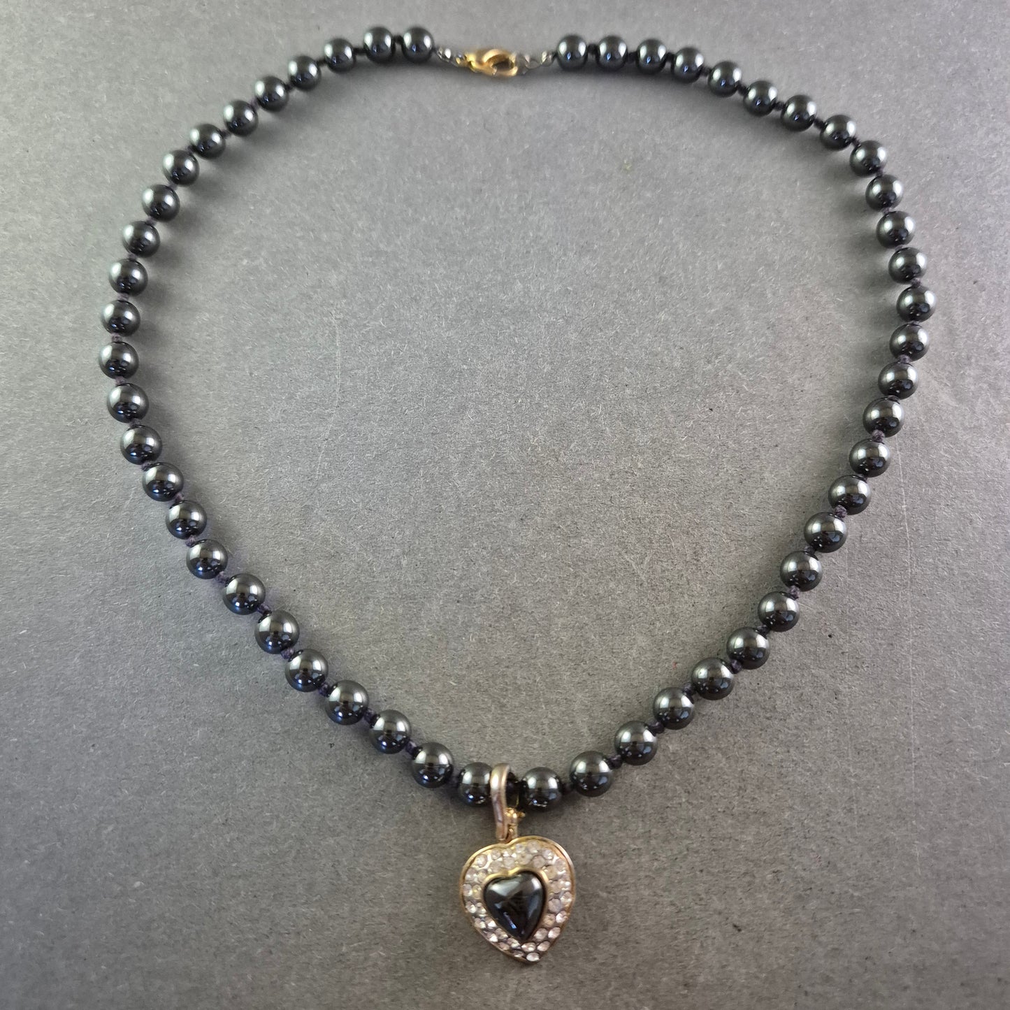 Elegante Hämatit Damen Kette mit Herzanhänger