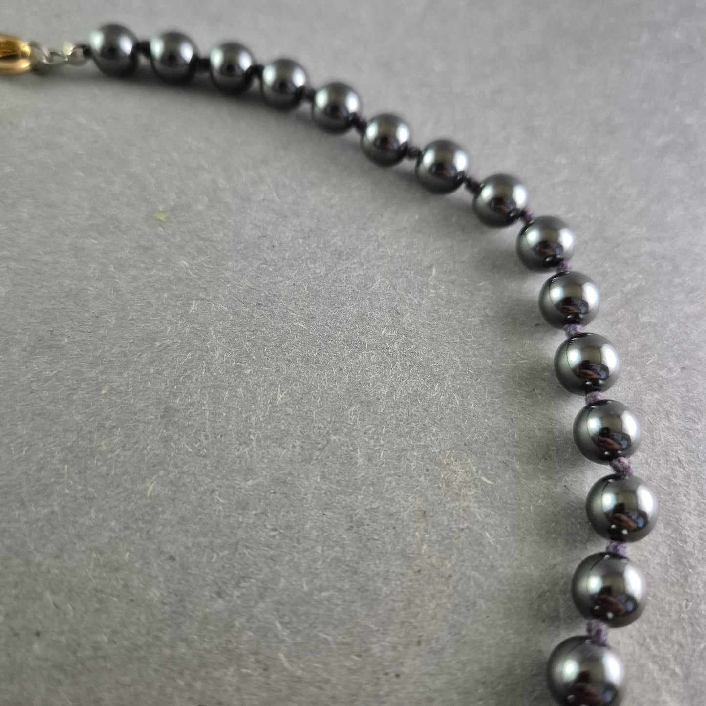 Elegante Hämatit Damen Kette mit Herzanhänger