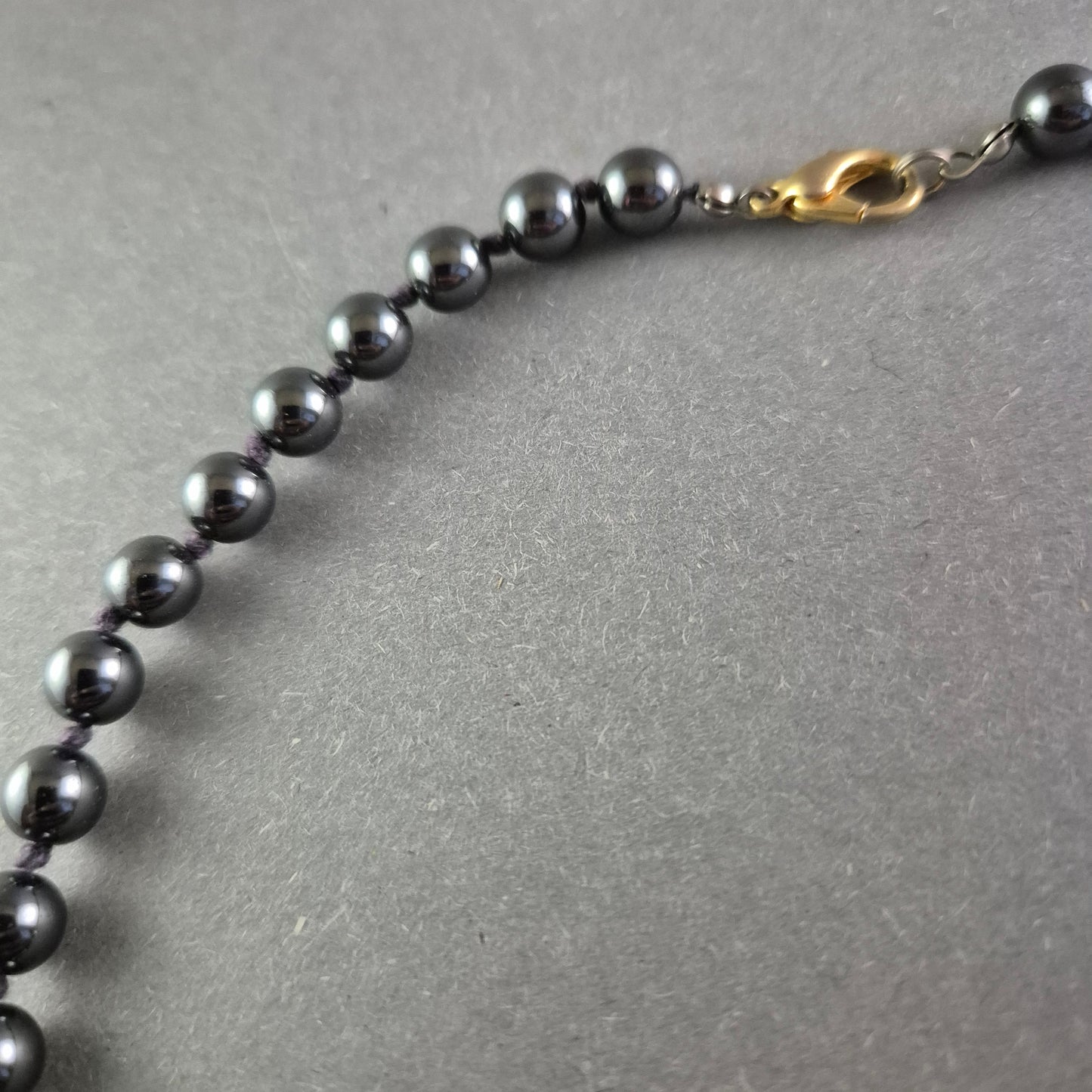 Elegante Hämatit Damen Kette mit Herzanhänger