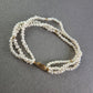 Elegantes Perlen Armband – Dreireihig mit goldfarbenem Verschluss
