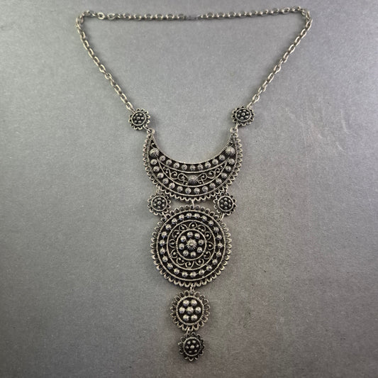 Statement Damen Kette – Orientalisches Design in Silberoptik