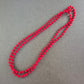 Doppelte Halskette mit roten Kunststoffperlen – Retro-Chic in Knallrot