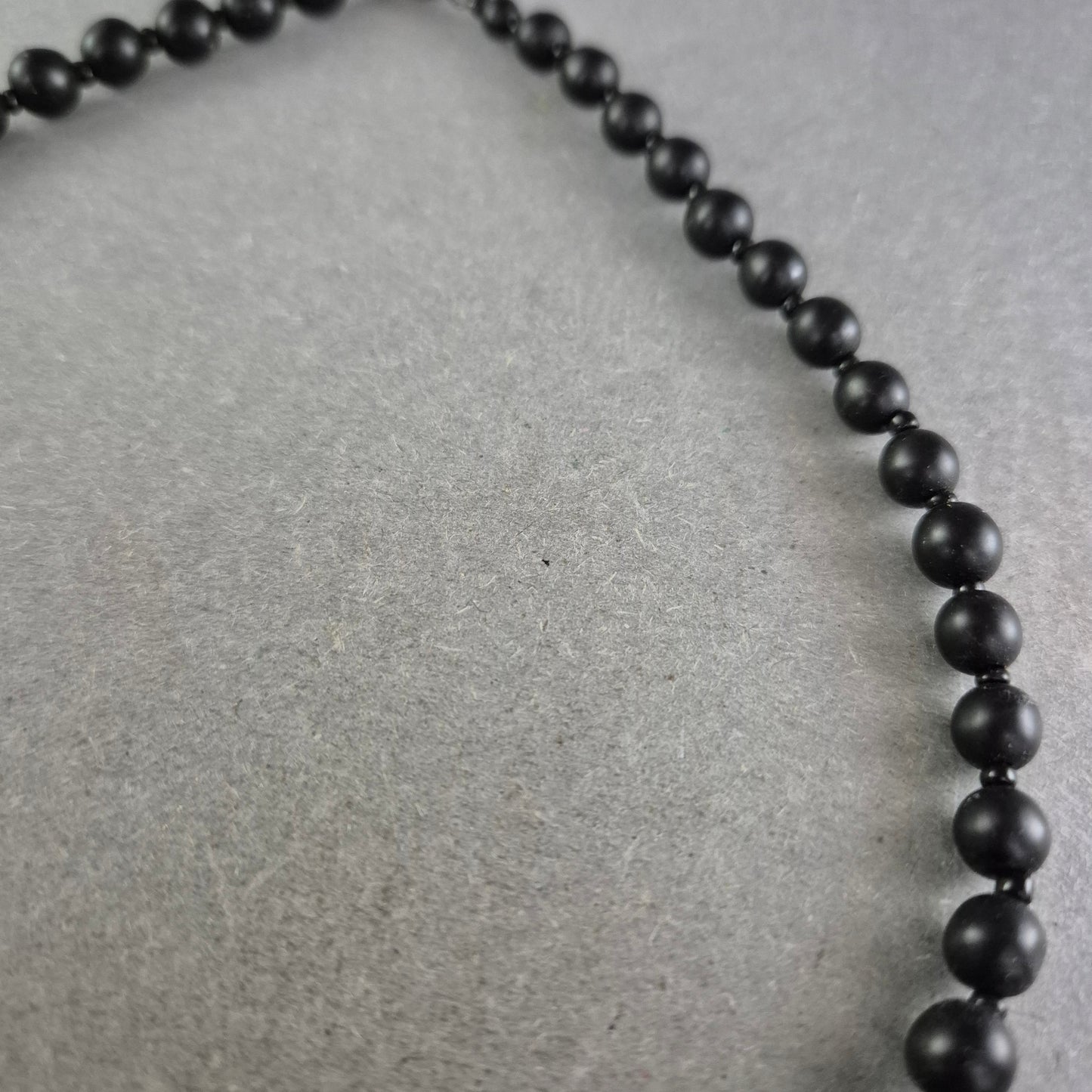 Schwarze Perlenkette – Schlichte Eleganz für jeden Anlass