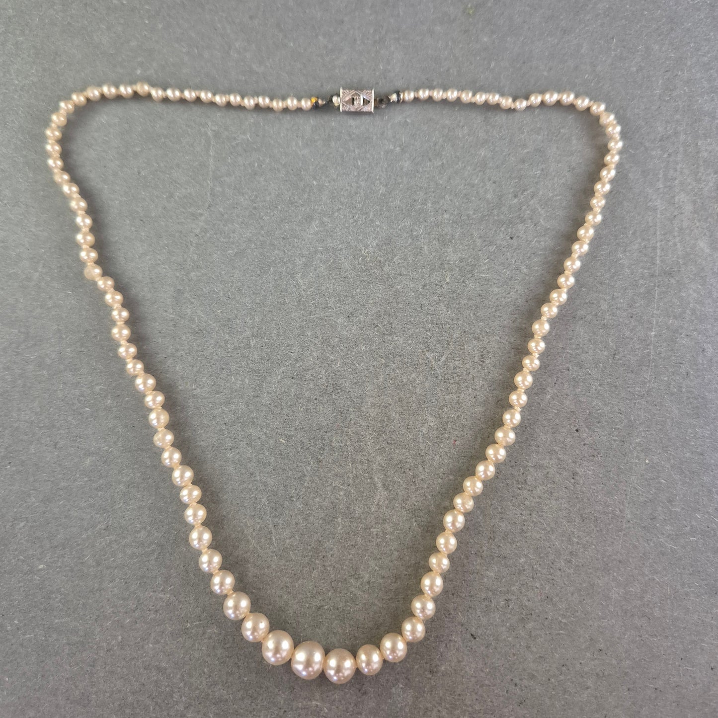 Feine Perlenkette mit Silberverschluss – Klassische Eleganz in Creme