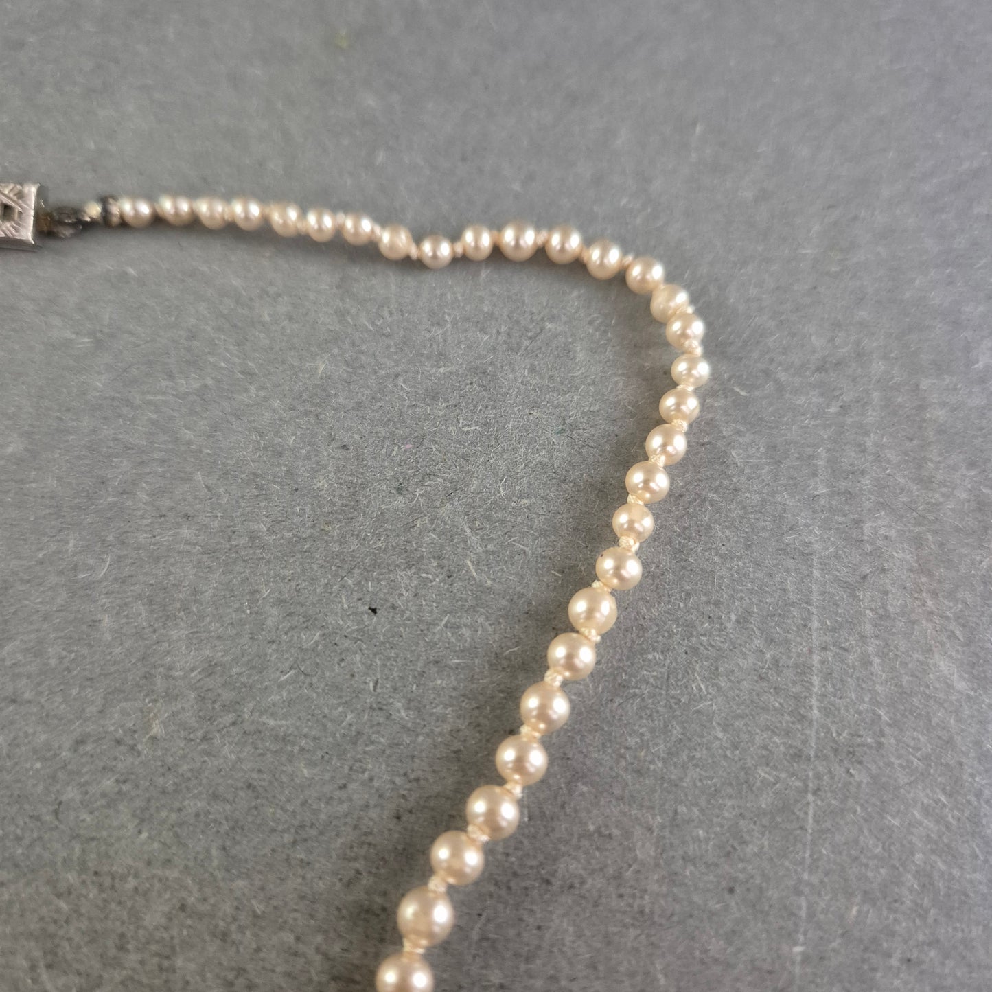 Feine Perlenkette mit Silberverschluss – Klassische Eleganz in Creme