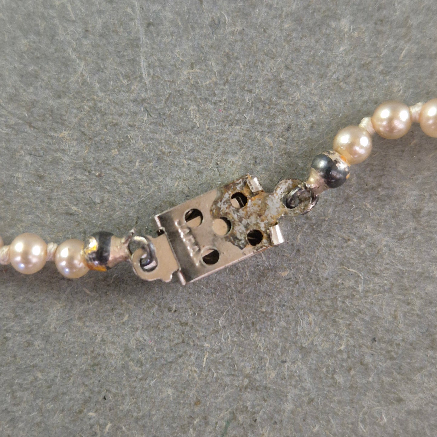 Feine Perlenkette mit Silberverschluss – Klassische Eleganz in Creme