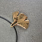 Elegante Damen Kette mit Ginkgo Anhänger – Naturnahes Design