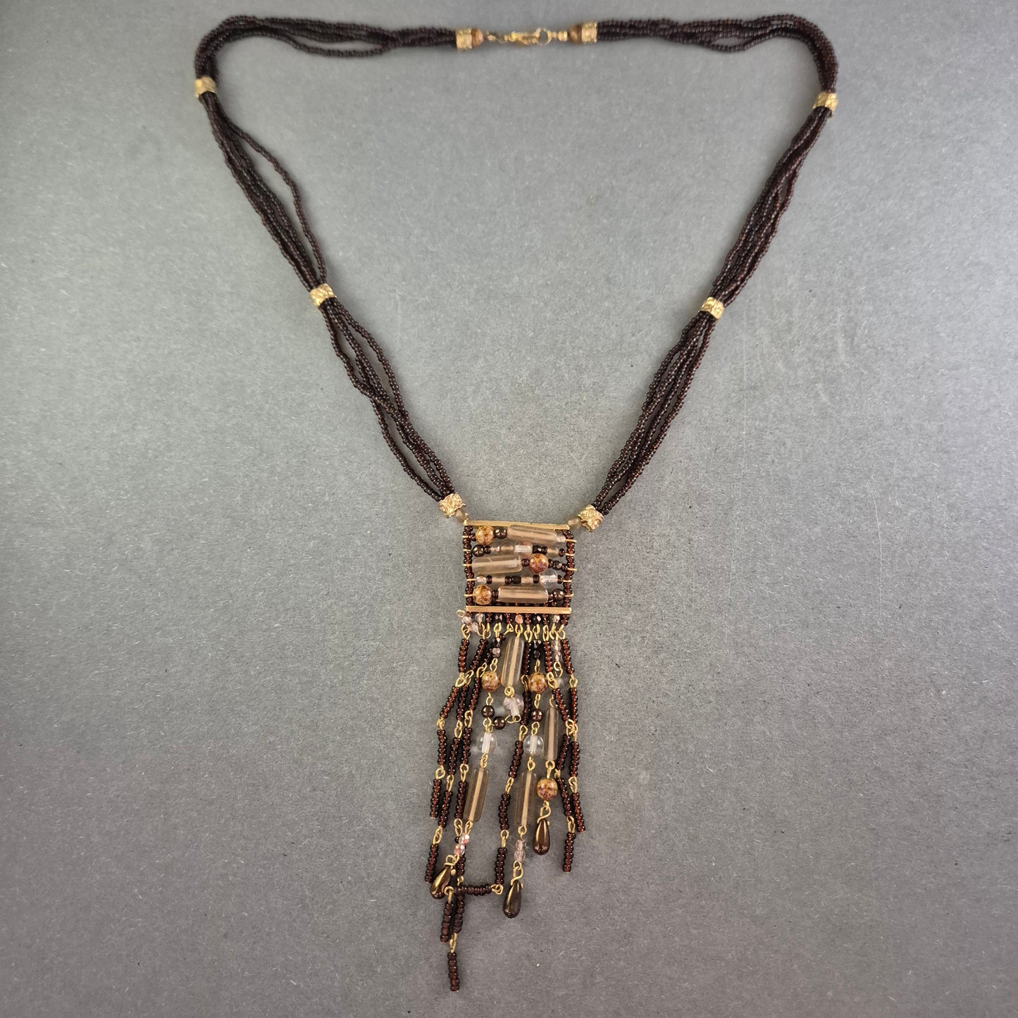 Exotische Damen Kette mit Perlen und Anhängern – Ethno Stil