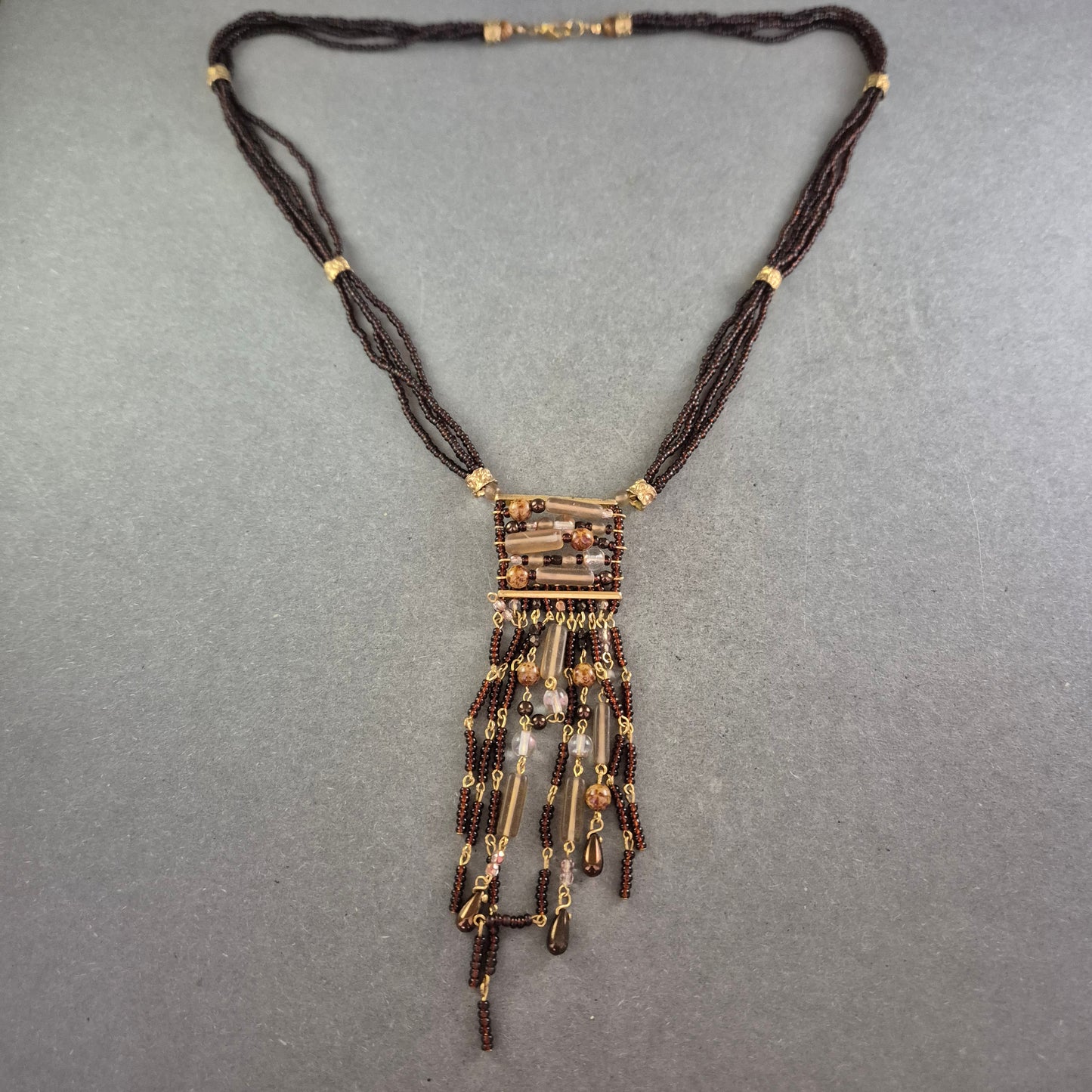 Exotische Damen Kette mit Perlen und Anhängern – Ethno Stil