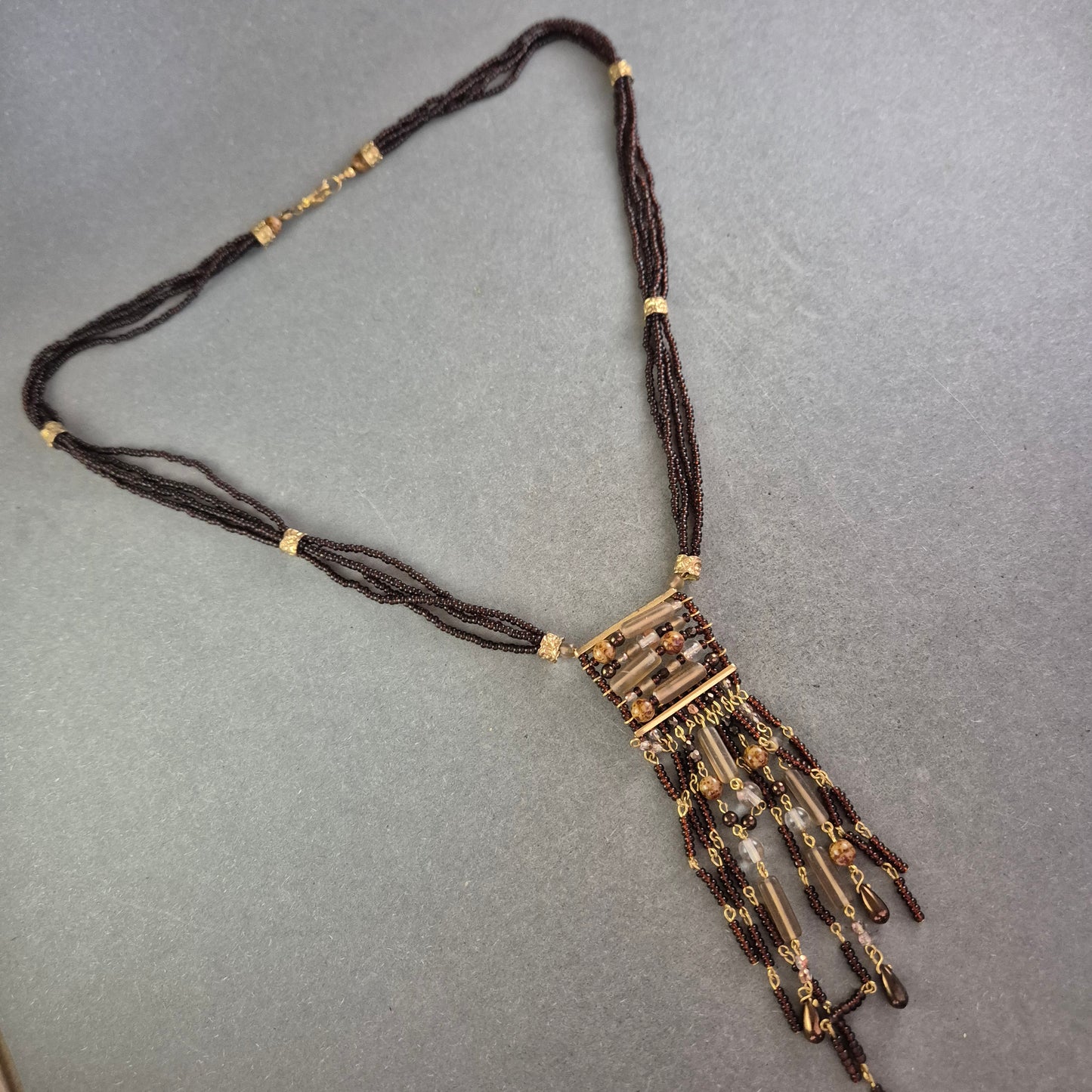 Exotische Damen Kette mit Perlen und Anhängern – Ethno Stil