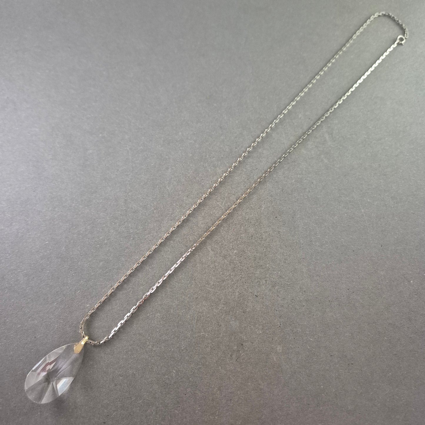 Damen Kette mit großem Kristallanhänger – Zeitlos und edel