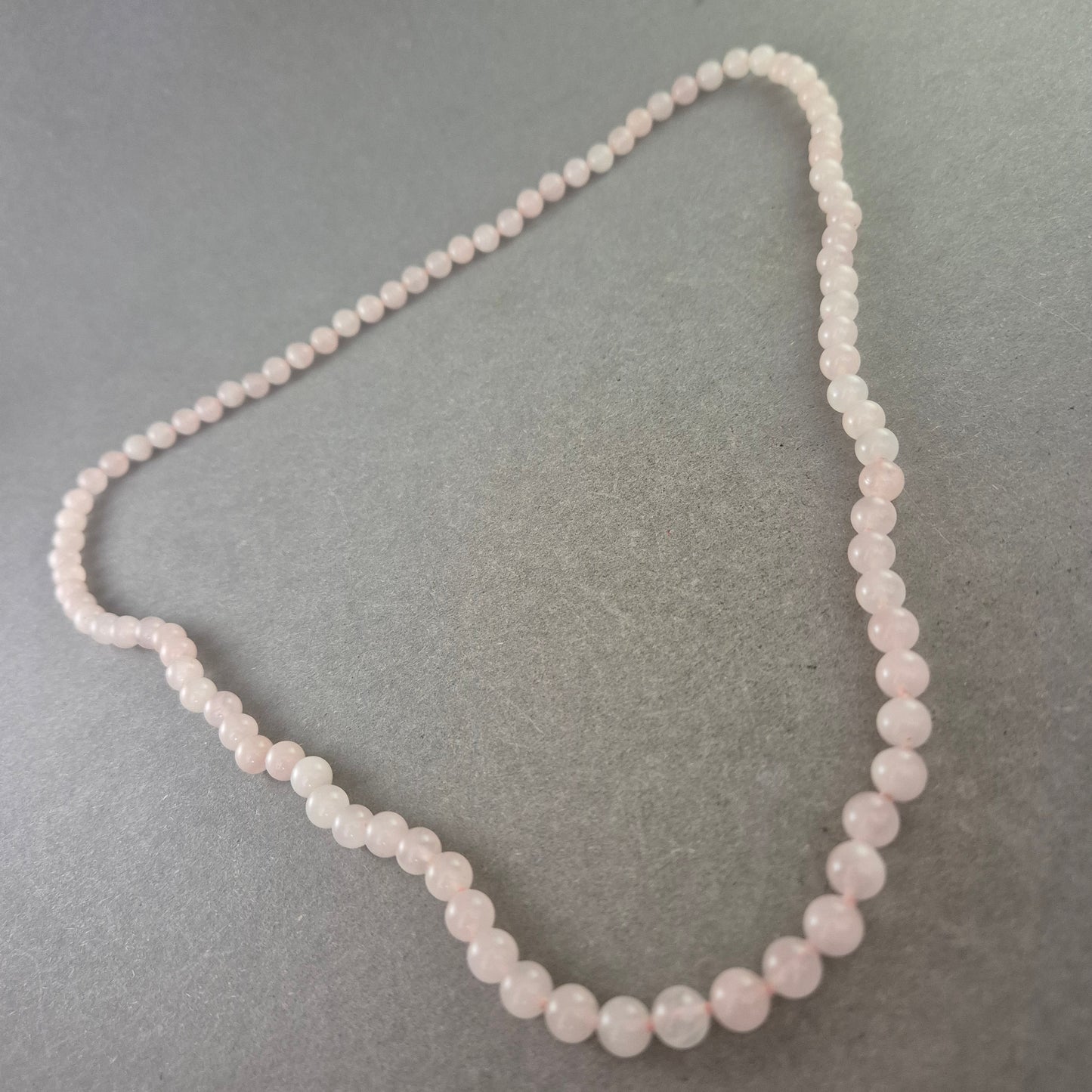 Damen Kette aus Rosenquarz – Zart und zeitlos