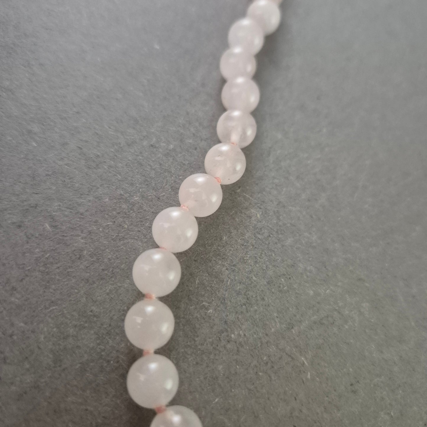 Damen Kette aus Rosenquarz – Zart und zeitlos