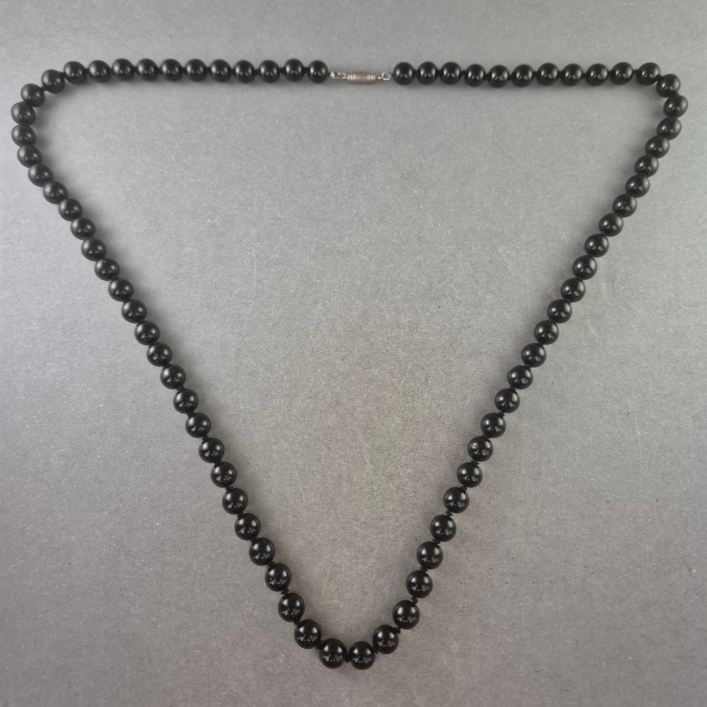 Damen Kette aus schwarzen Perlen – Elegant und klassisch