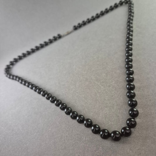 Damen Kette aus schwarzen Perlen – Elegant und klassisch
