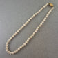 Damen Kette mit weißen Perlen – Klassisch und elegant