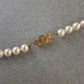 Damen Kette mit weißen Perlen – Klassisch und elegant