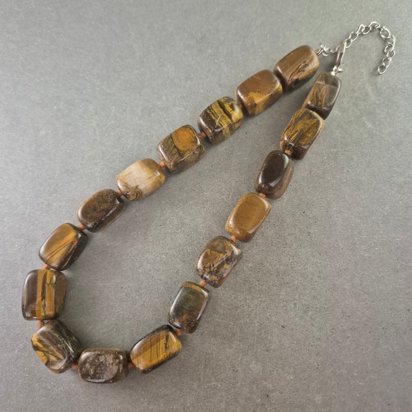 Damen Kette aus Tigerauge – Naturstein mit Schimmer