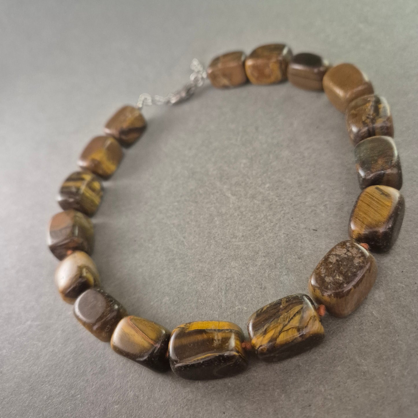 Damen Kette aus Tigerauge – Naturstein mit Schimmer