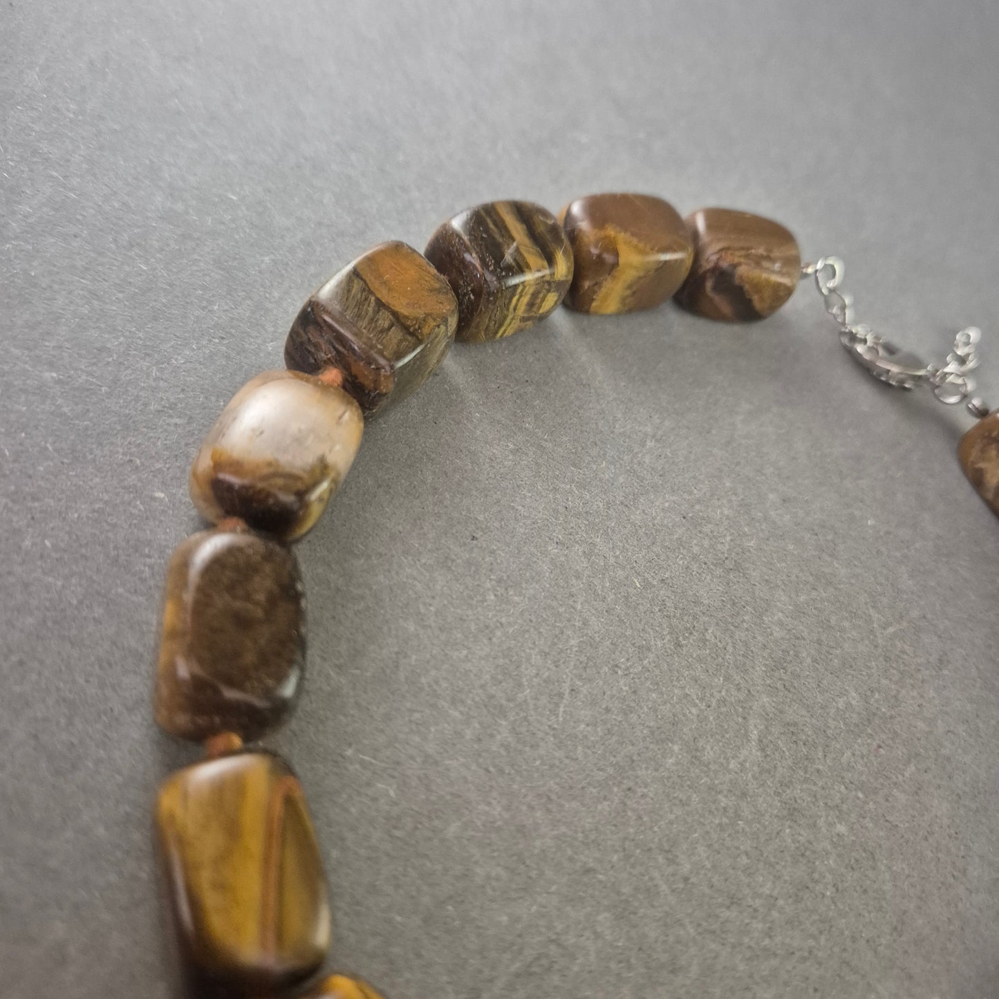 Damen Kette aus Tigerauge – Naturstein mit Schimmer