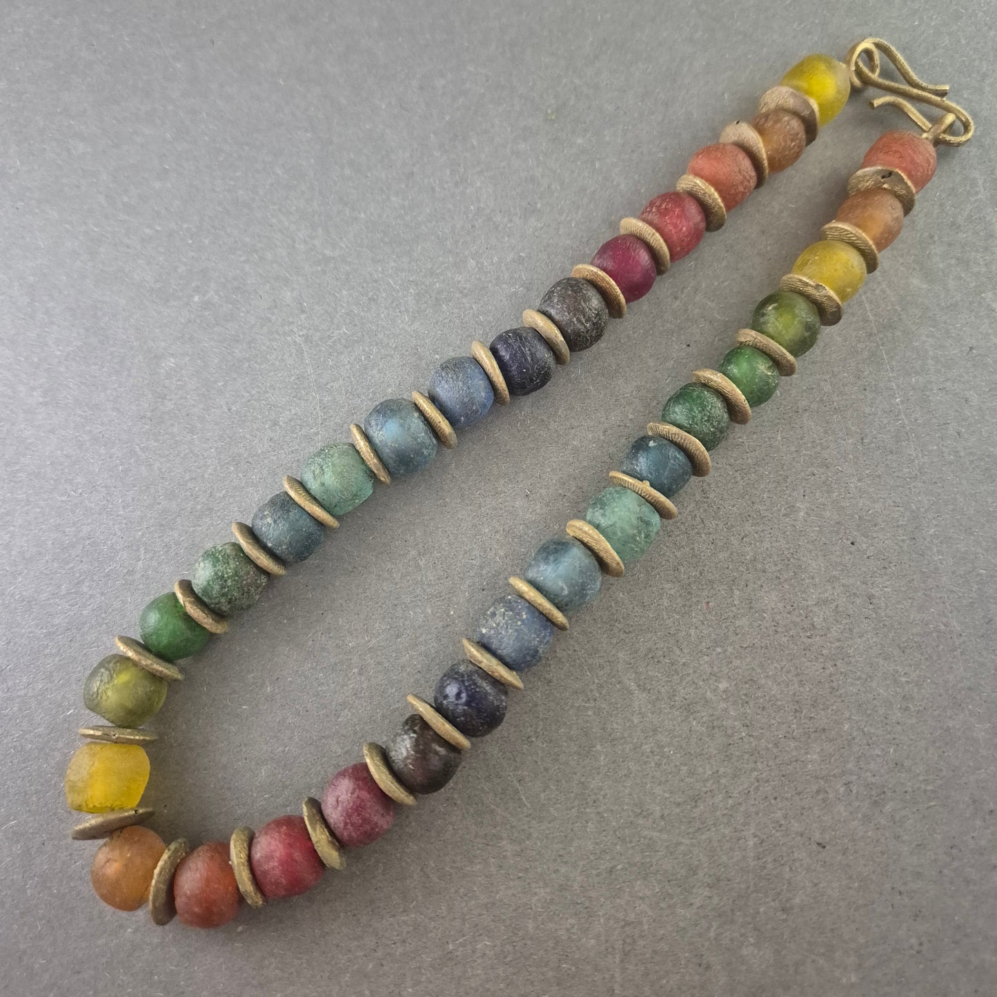 Bunte Damen Halskette mit Glasperlen – Ethno Look