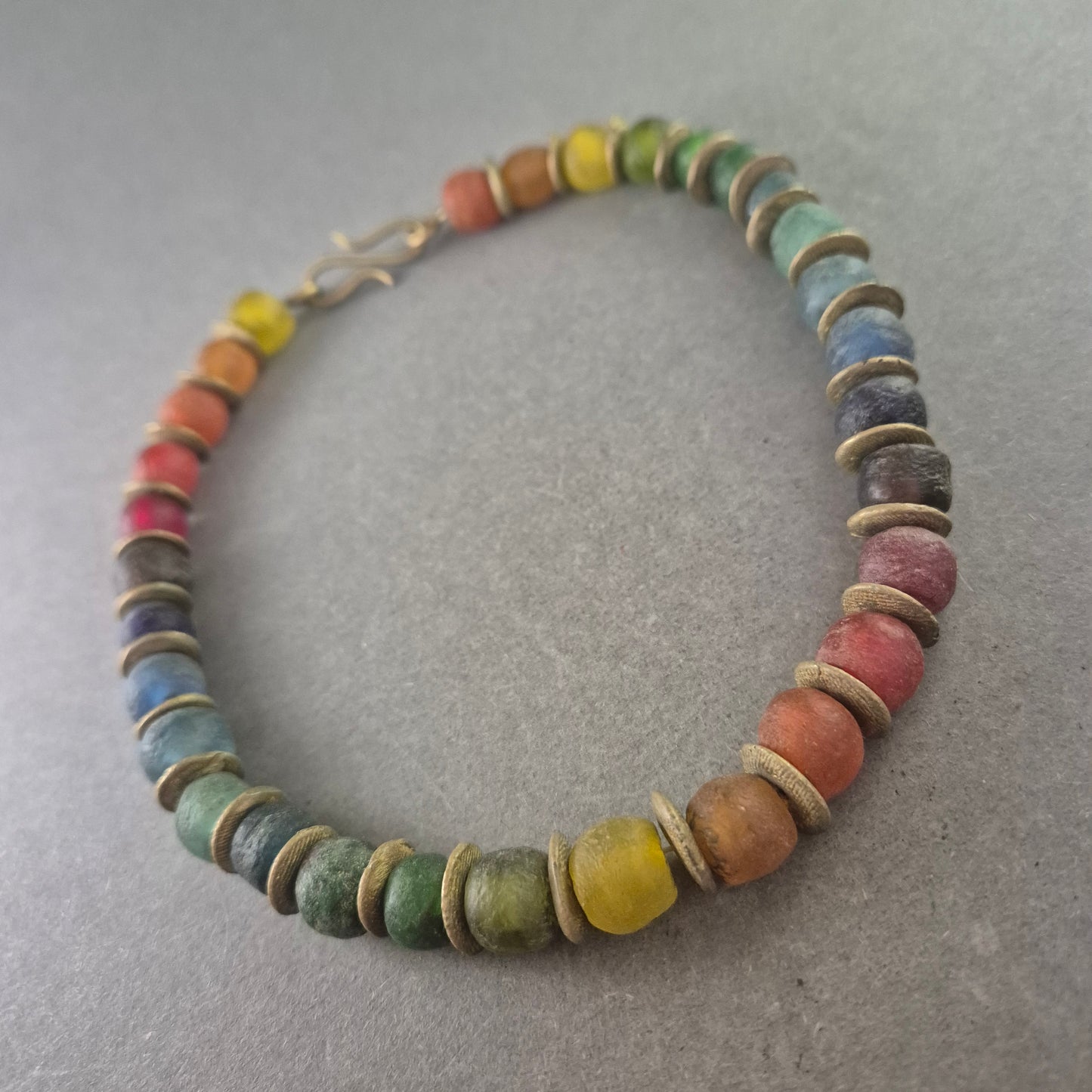 Bunte Damen Halskette mit Glasperlen – Ethno Look