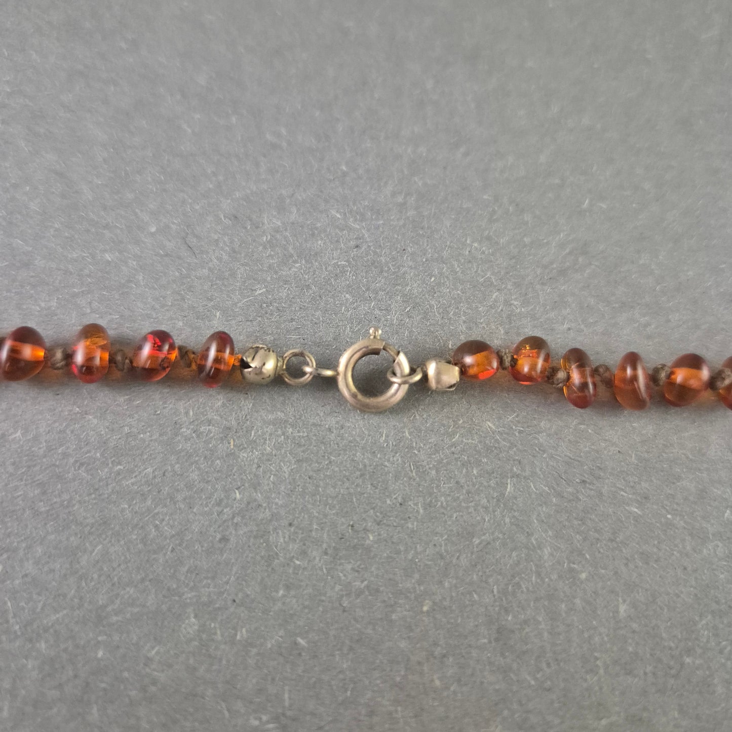 Elegante Damen Halskette mit Bernstein Perlen – Warme Naturtöne
