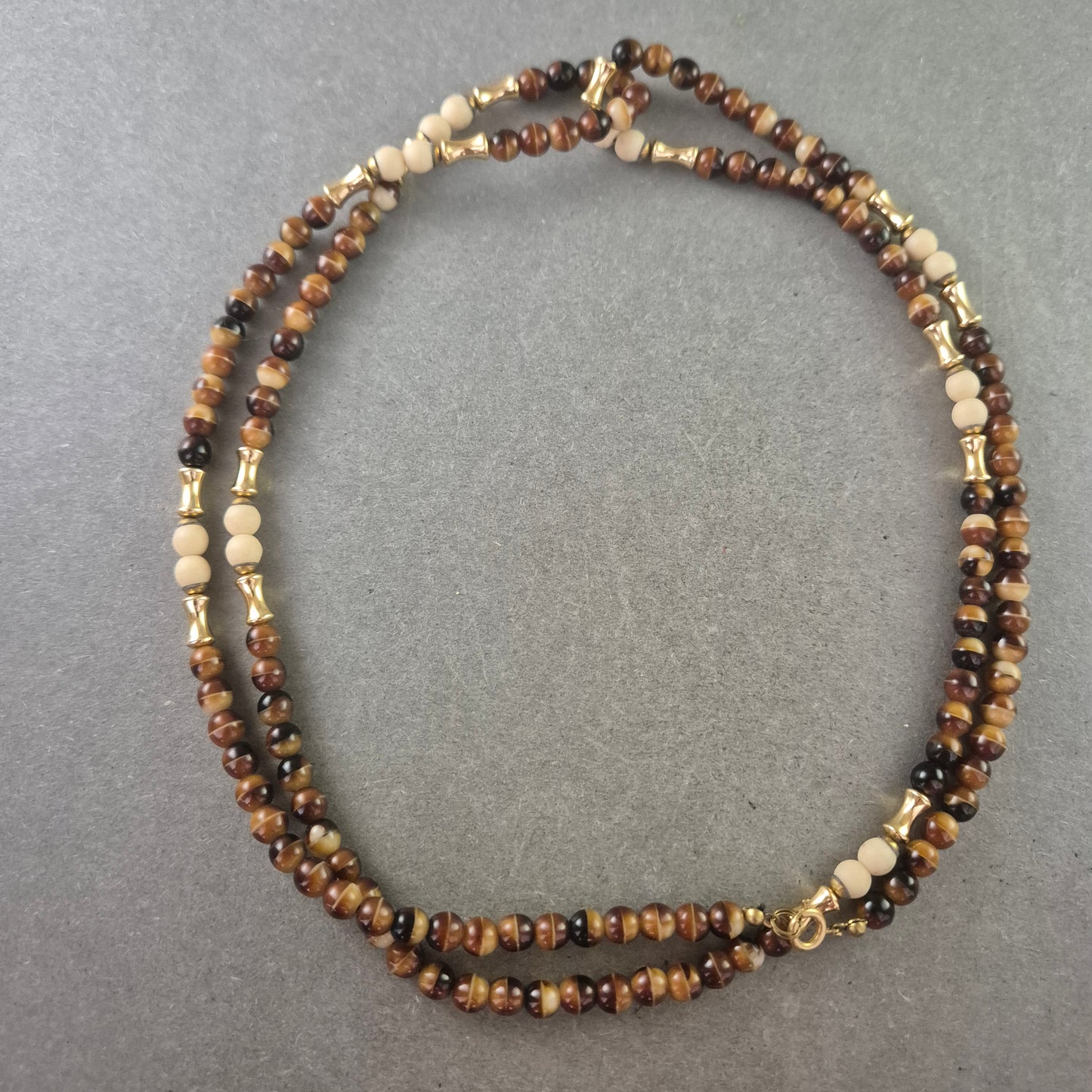 Damen Halskette mit braunen Steinperlen – Zweireihig & elegant