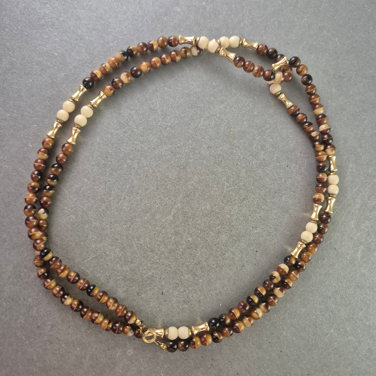 Damen Halskette mit braunen Steinperlen – Zweireihig & elegant