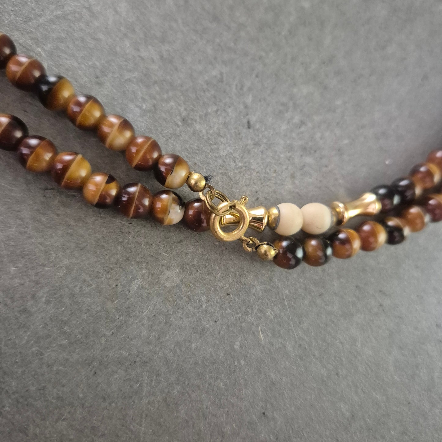 Damen Halskette mit braunen Steinperlen – Zweireihig & elegant