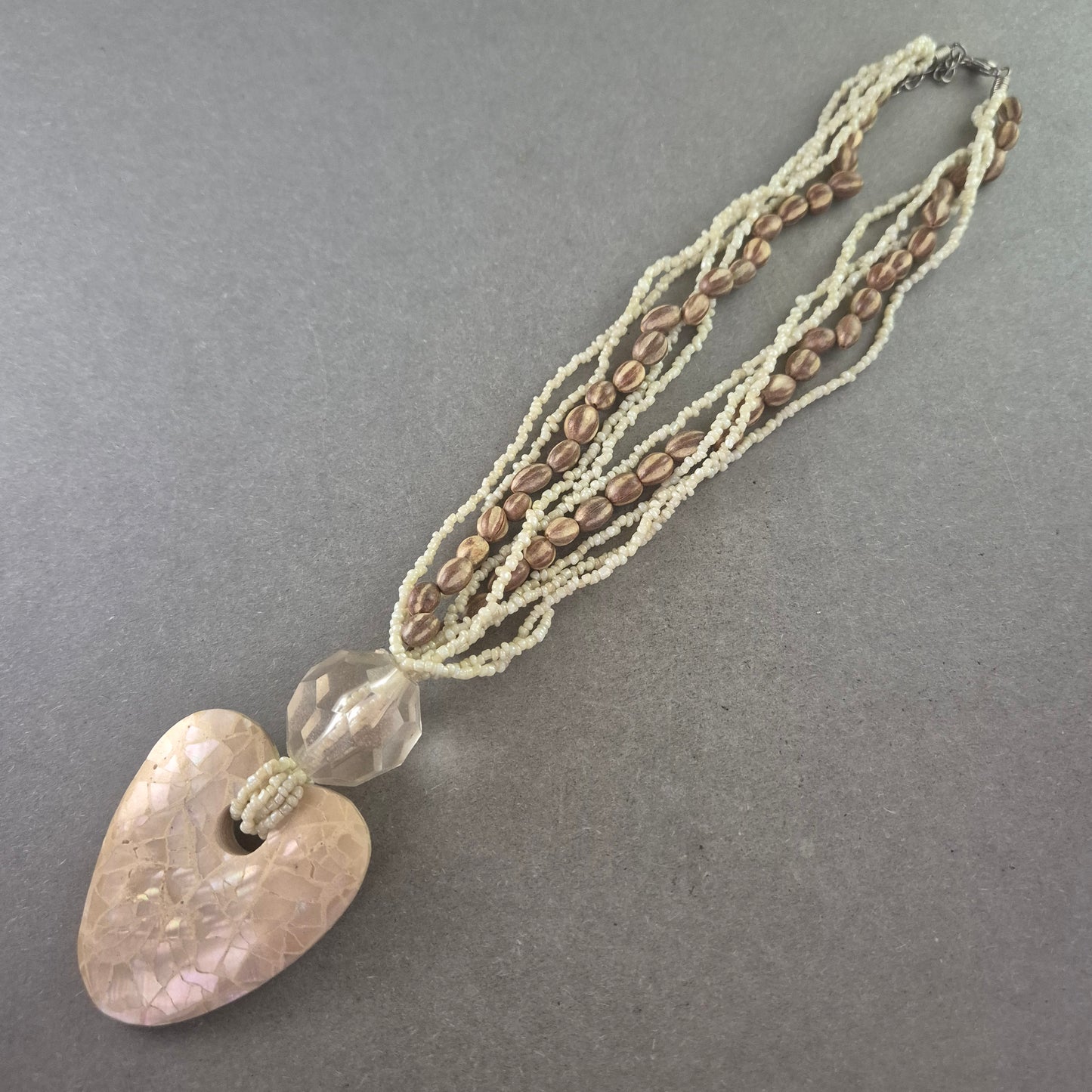 Damen Halskette mit Herz Anhänger – Mehrreihig & Perlenmix