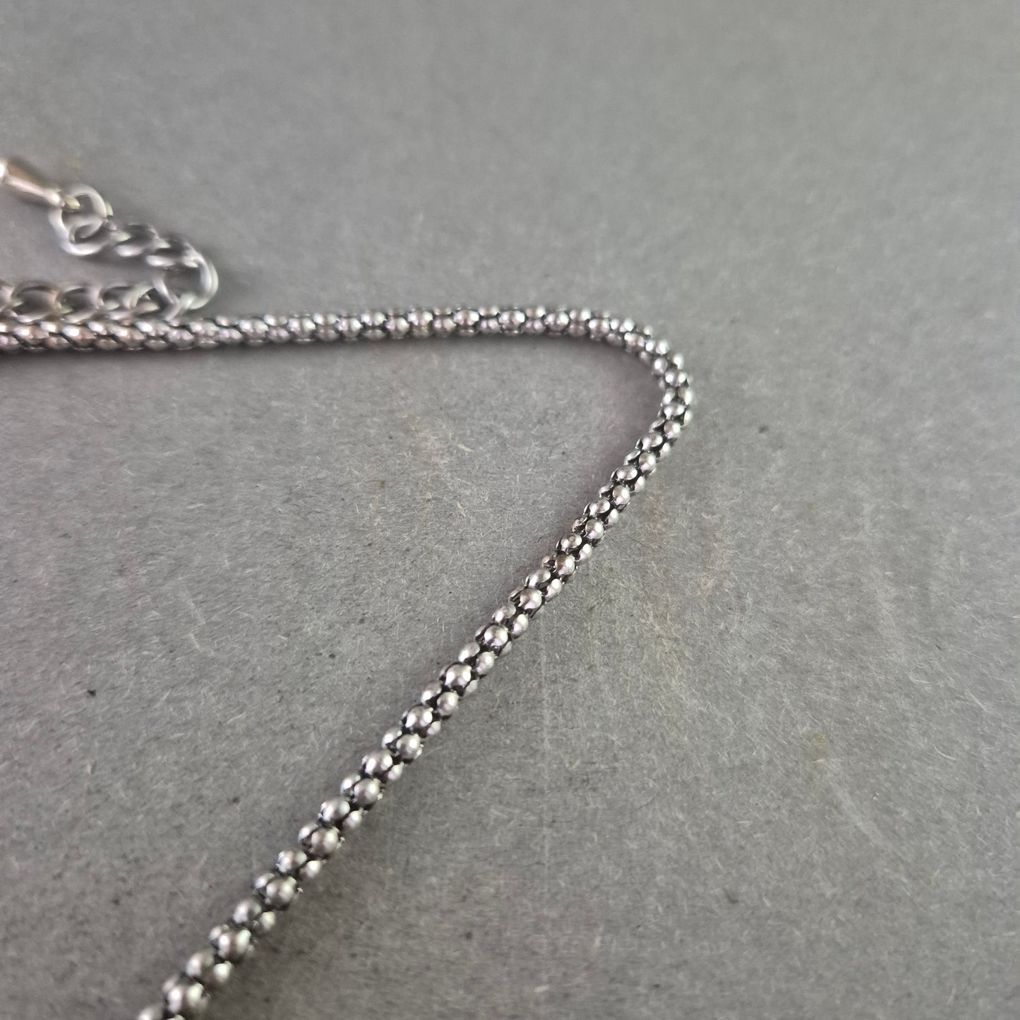 Damen Halskette mit Stickerei Anhänger – Ethno Stil