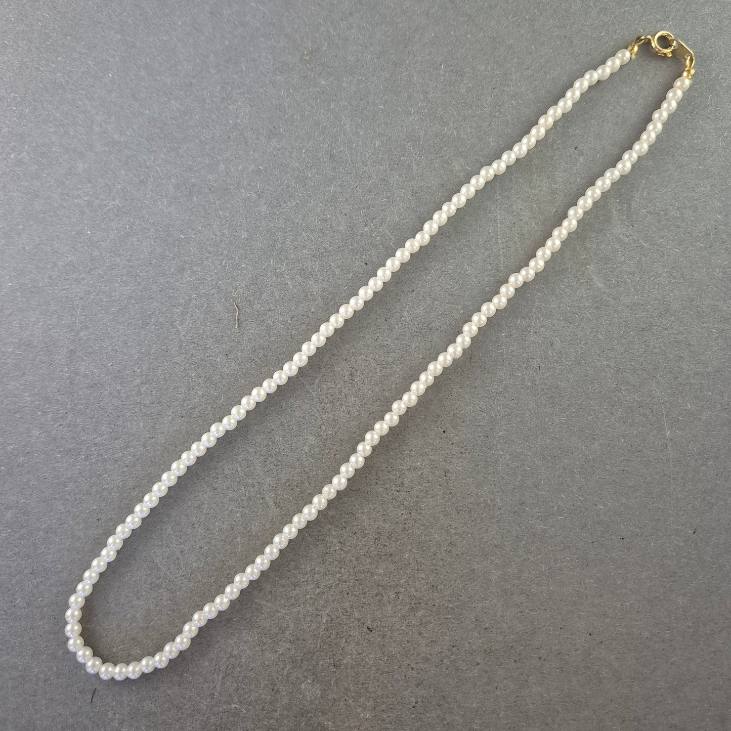 Elegante Perlen Kette – Klassisches Schmuckstück mit zeitloser Ausstrahlung