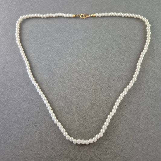 Elegante Perlen Kette – Klassisches Schmuckstück mit zeitloser Ausstrahlung