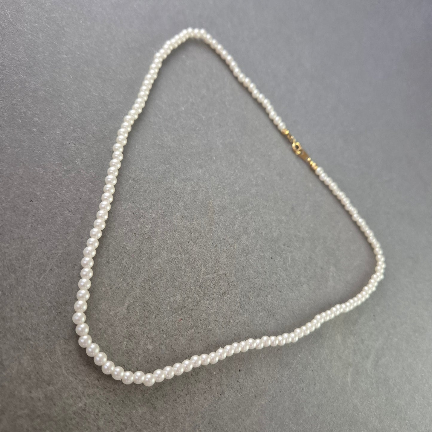 Elegante Perlen Kette – Klassisches Schmuckstück mit zeitloser Ausstrahlung