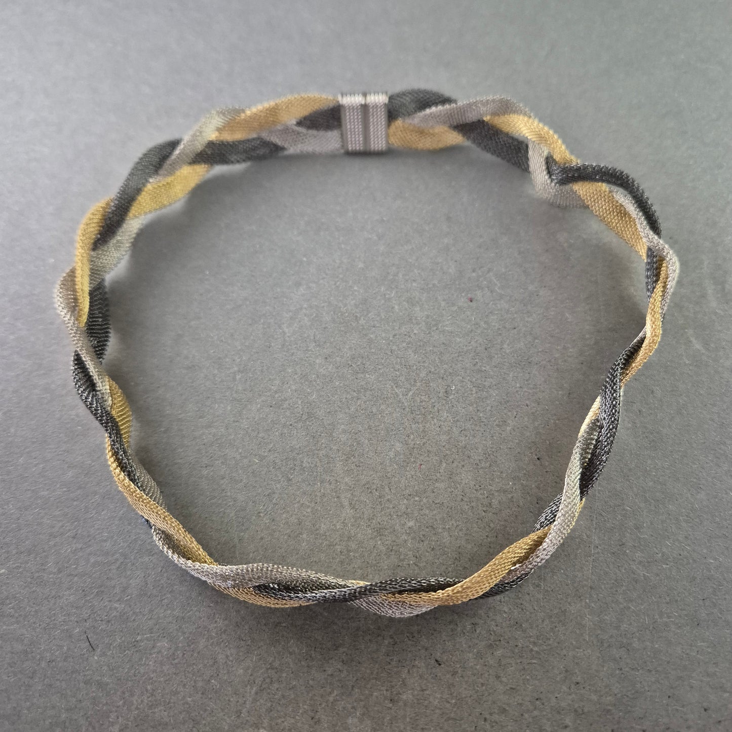 Damen Kette – Geflochtenes Design in Silber, Grau & Gold