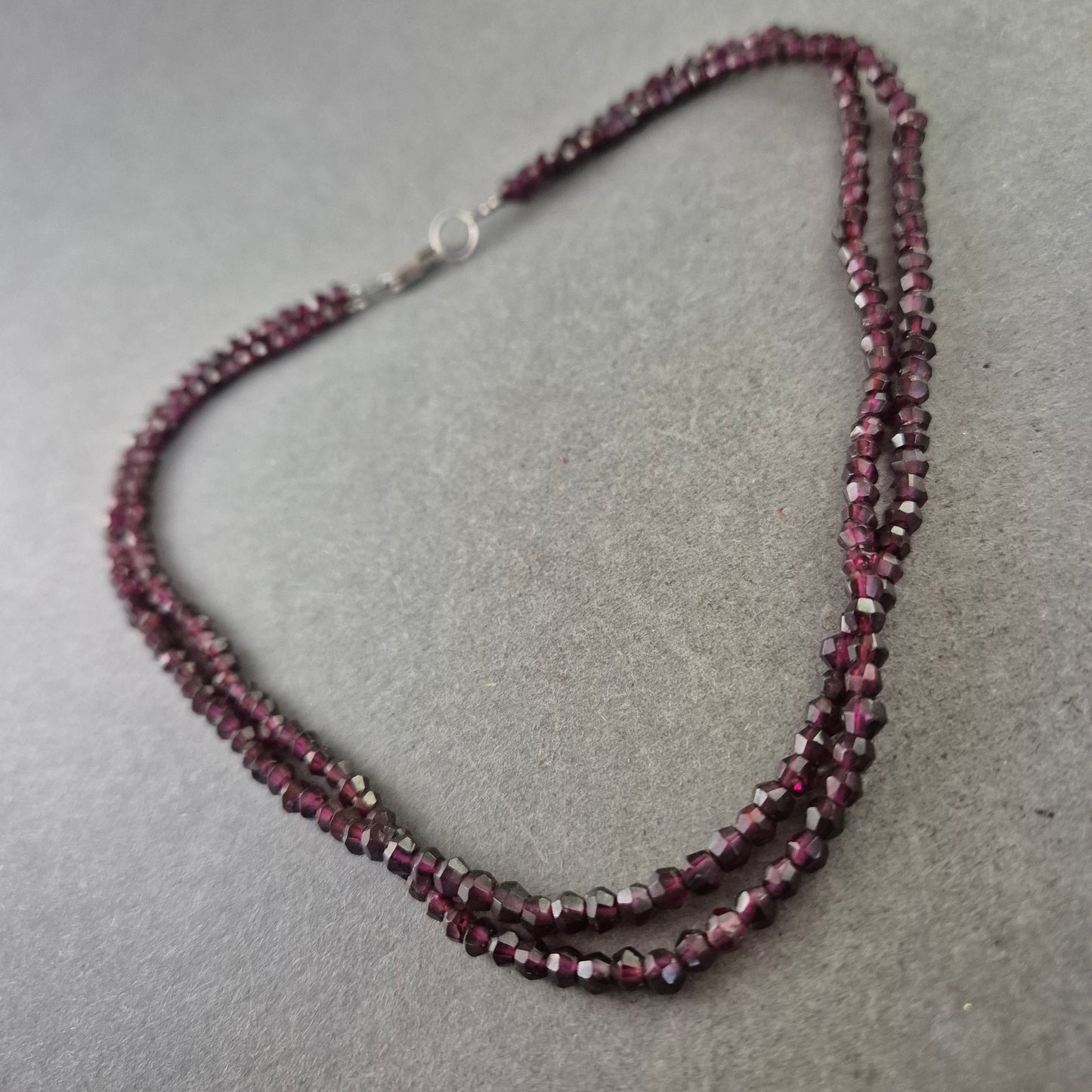 Damen Kette – Doppelreihige Granat Halskette mit Facettenschliff