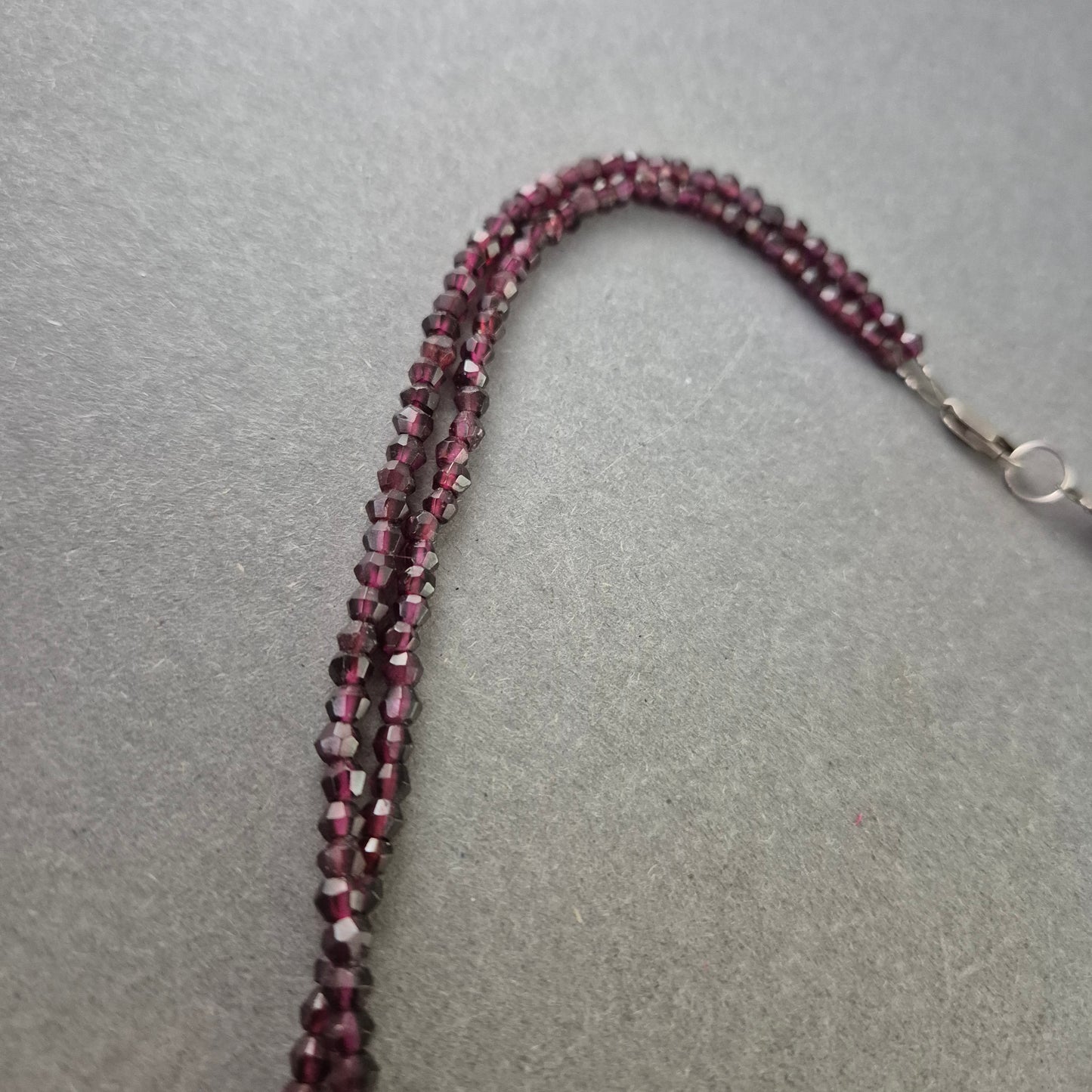 Damen Kette – Doppelreihige Granat Halskette mit Facettenschliff