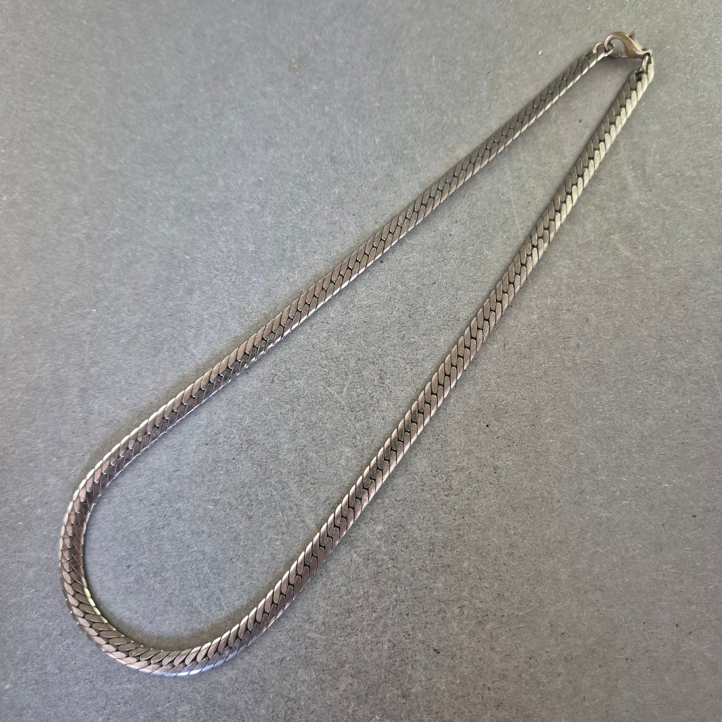 Damen Kette – Silberfarbene Schlangenkette im klassischen Design
