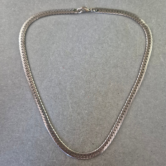 Damen Kette – Silberfarbene Schlangenkette im klassischen Design