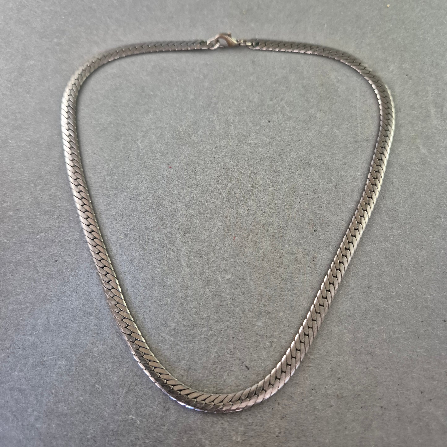Damen Kette – Silberfarbene Schlangenkette im klassischen Design