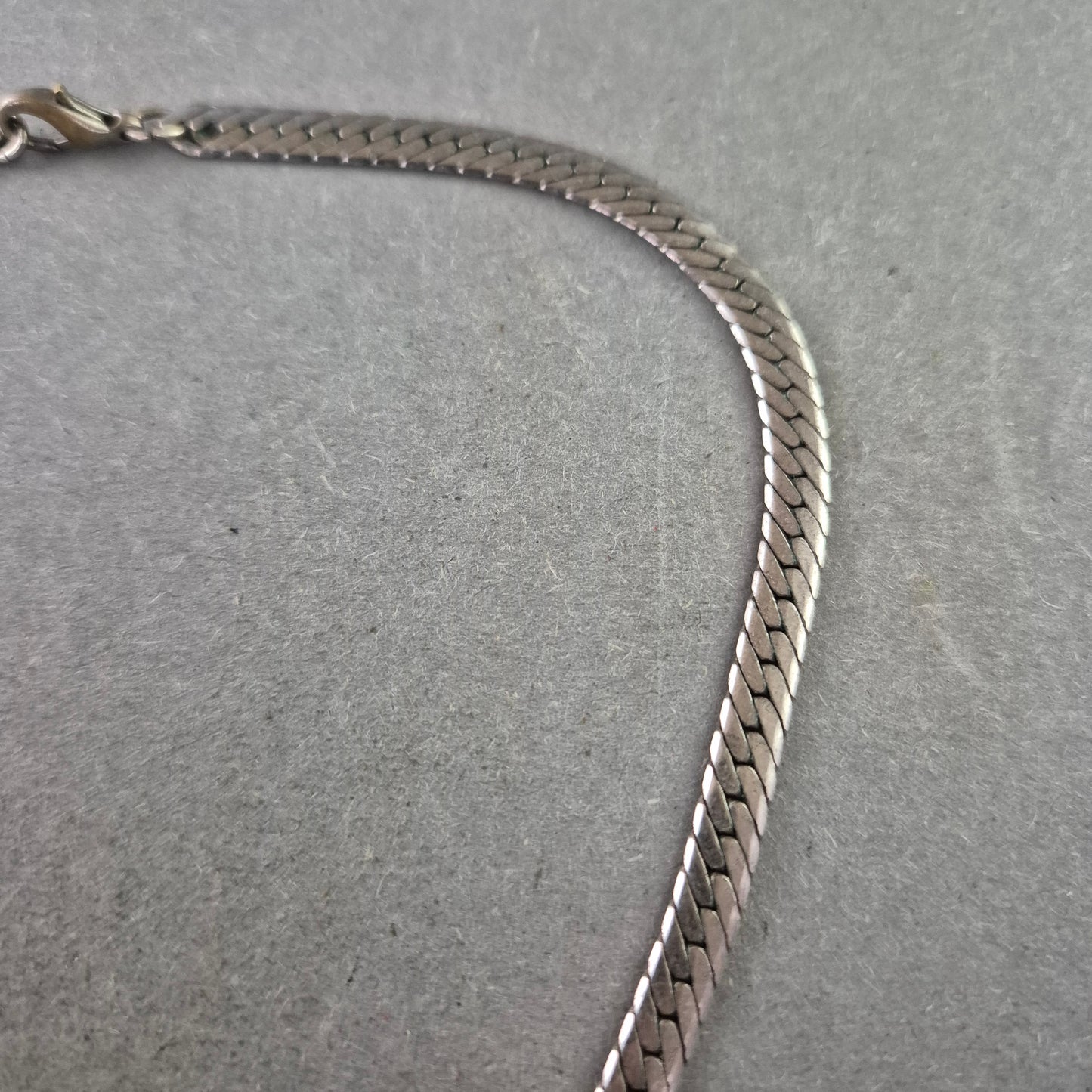 Damen Kette – Silberfarbene Schlangenkette im klassischen Design